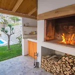 Apartmán Village With Heated Pool Maslina Kostanje