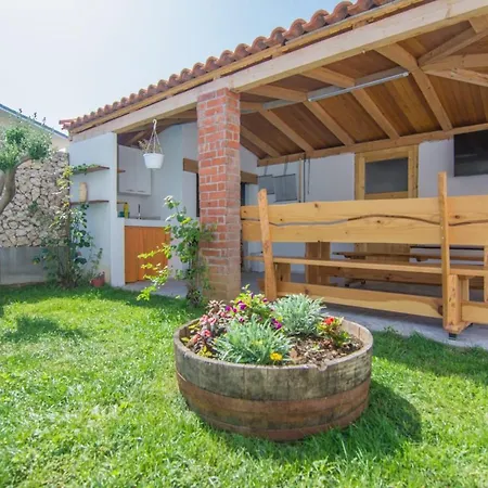 Apartmán Village With Heated Pool Maslina
