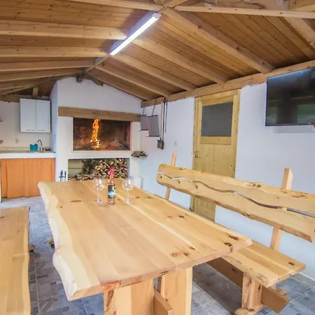 Village With Heated Pool Maslina *
