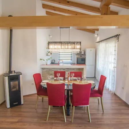 Apartment Village With Heated Pool Maslina Kostanje